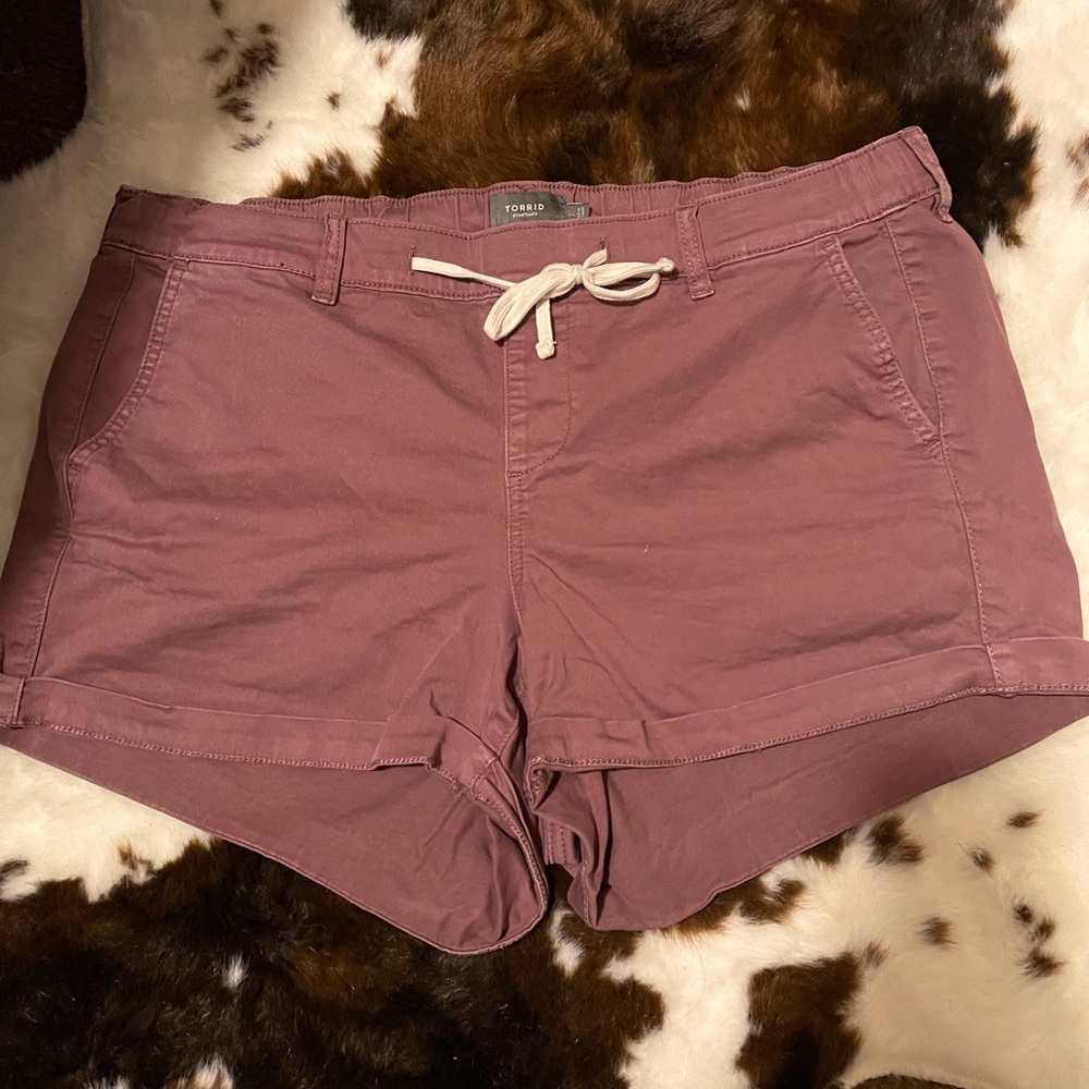 Torrid pull on boyfriend shorts sz.1